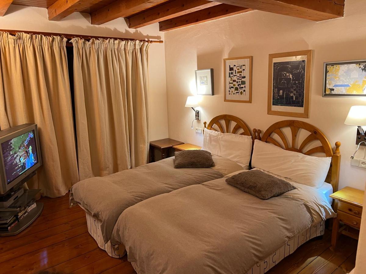 Casa De Piedra Con Encanto En El Bonito Pueblo De Bagergue Exterior foto