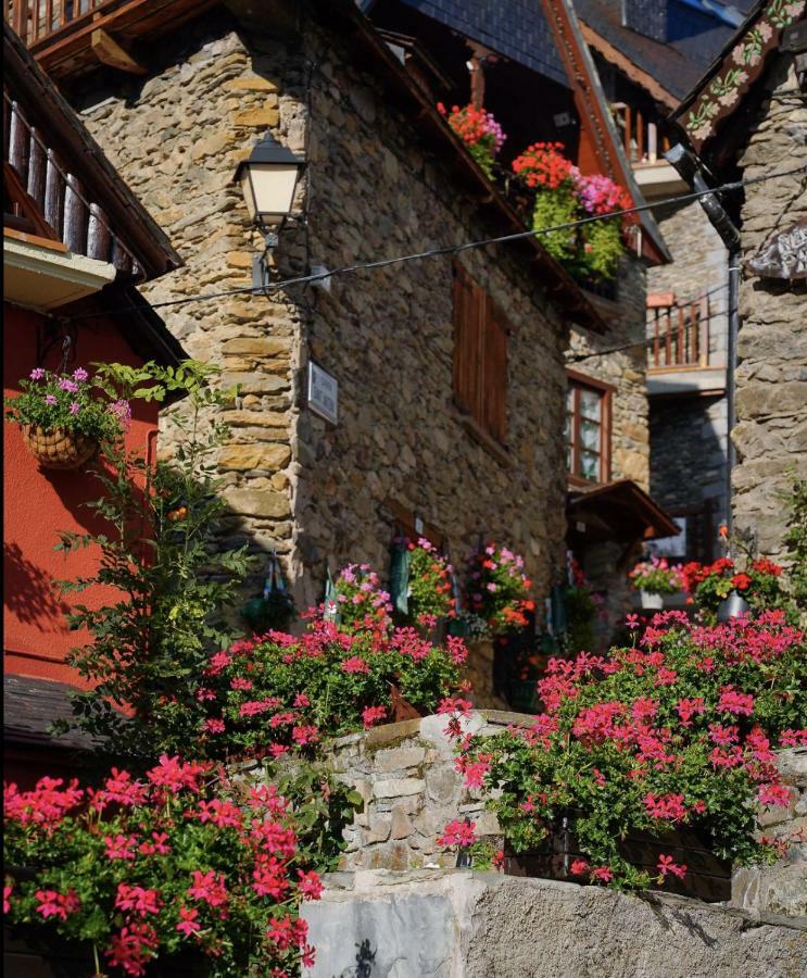 Casa De Piedra Con Encanto En El Bonito Pueblo De Bagergue Exterior foto